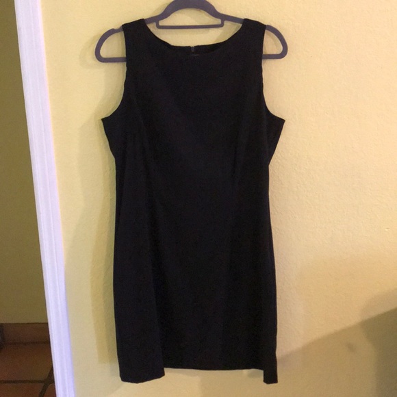 black dress for funeral size 16
